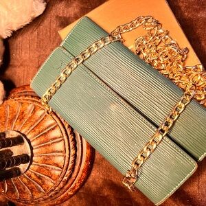 LOUIS VUITTON Authentic, Clutch, Bifold Wallet, Crossbody.